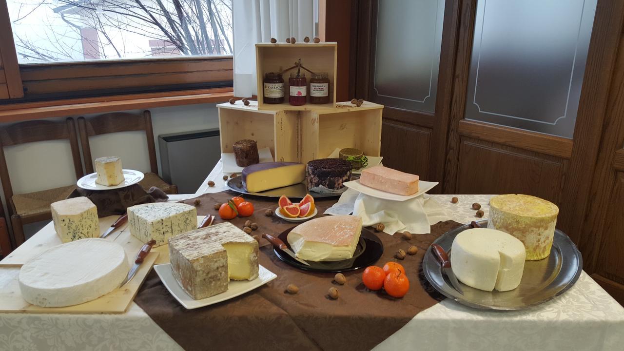 Ristorante Primula Bianca Hotel Varzi Kültér fotó